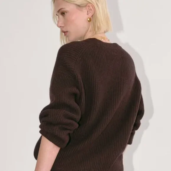 The Cocoon Crew in Wool Cashmere - Picture 2 of 10